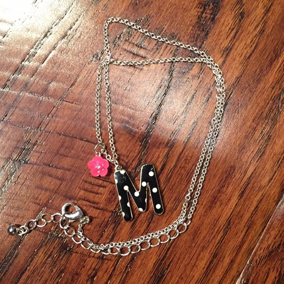 Cute M necklace - Picture 2 of 2